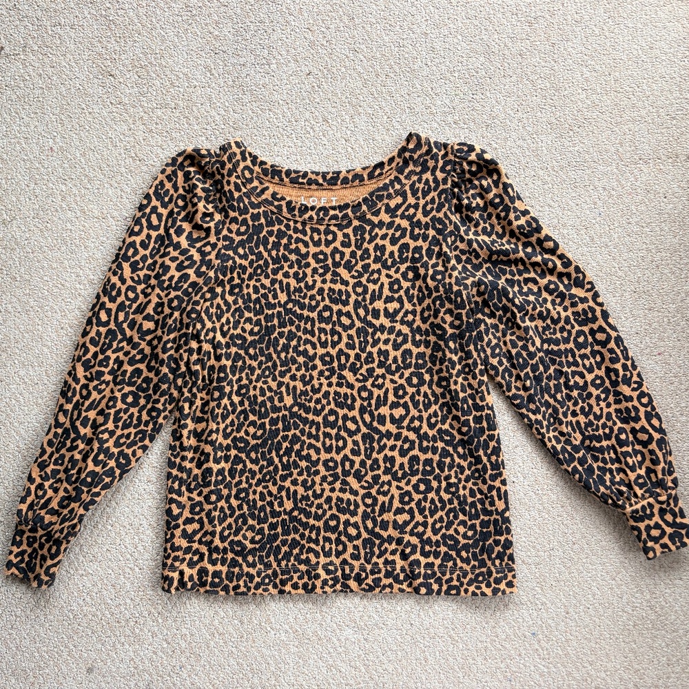 LOFT Women's Leopard Print Puff Sleeve Lightweight Sweater Size Small
